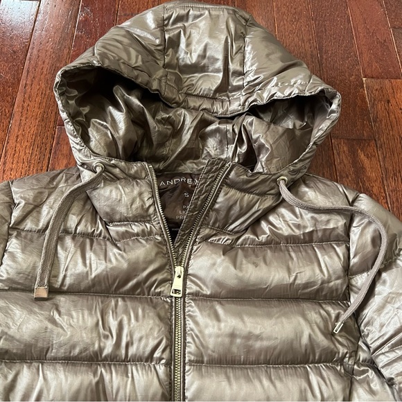Andrew Marc champagne packable lightweight premium down puffer jacket - Picture 6 of 16